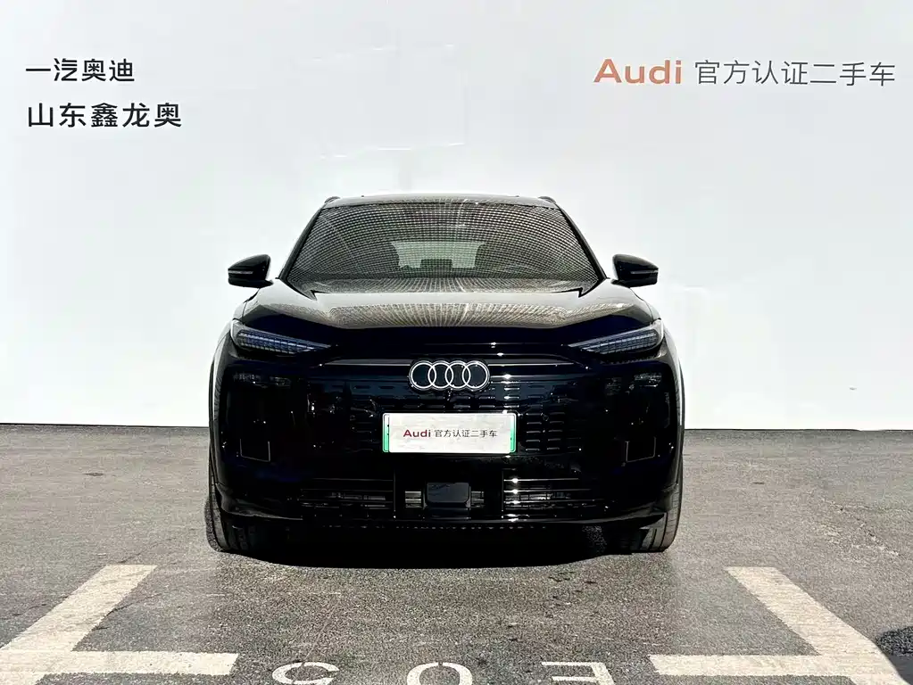 AUDI Q6L E TRON