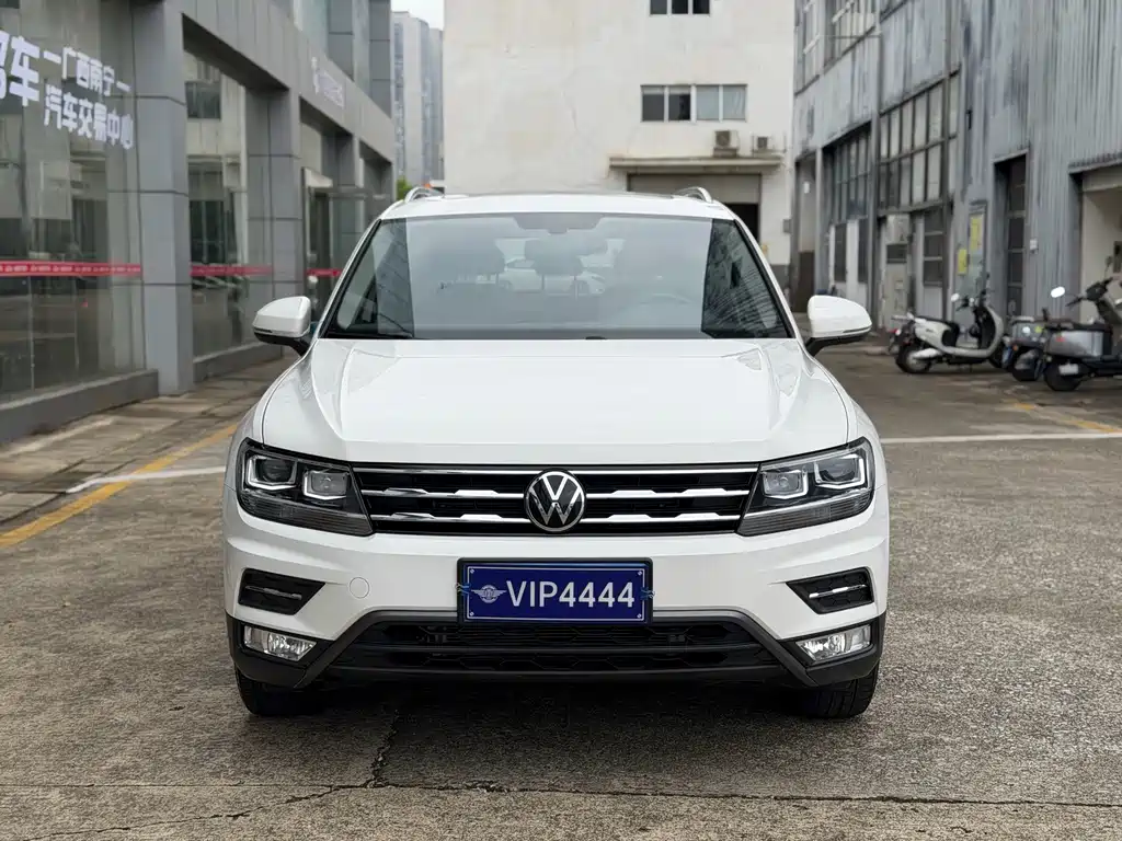 Volkswagen Tiguan L — миниатюра 2