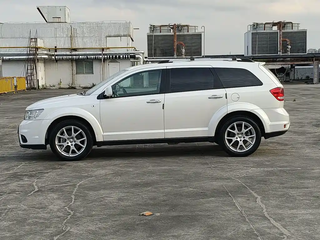 Dodge Journey — миниатюра 8