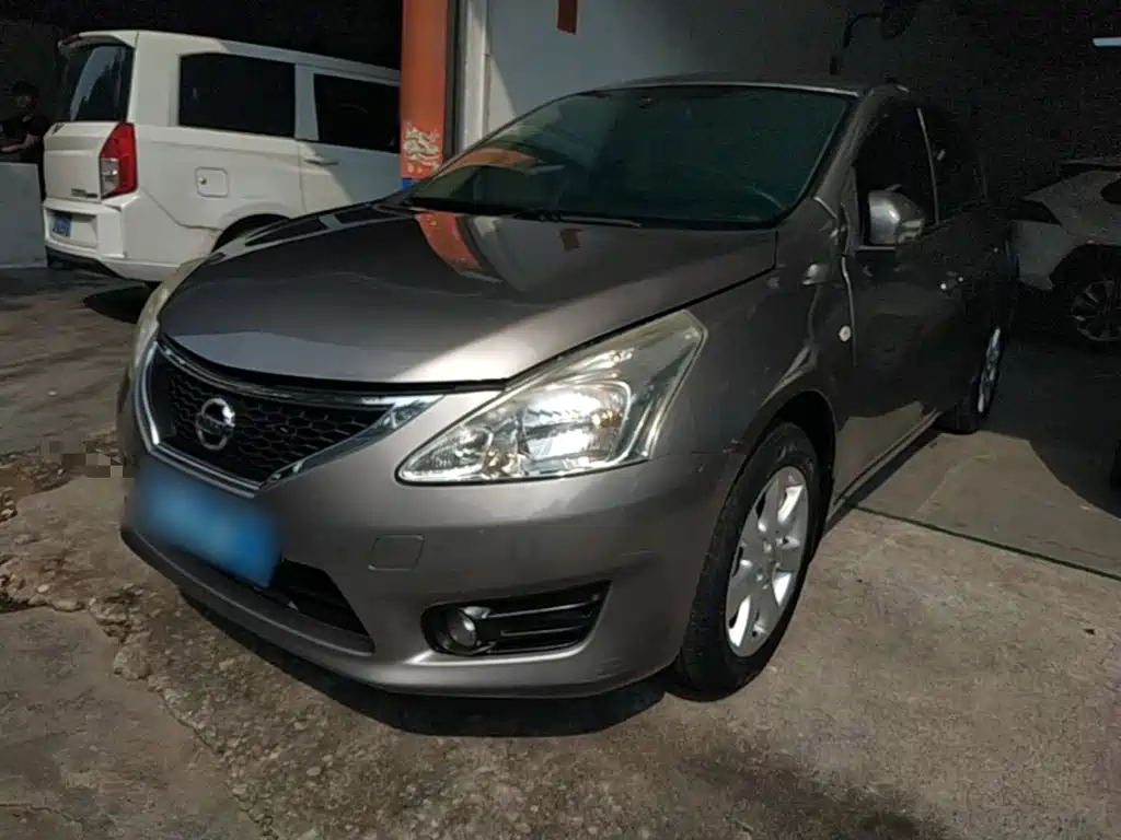 Nissan Tiida — миниатюра 2