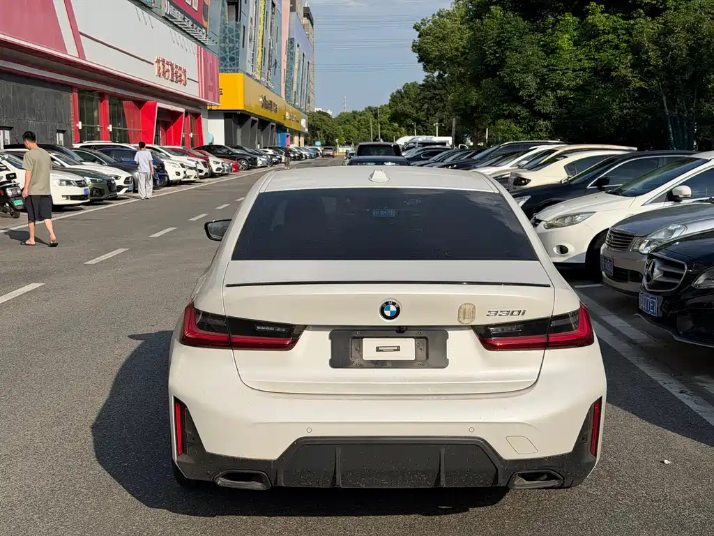 BMW 3 Series — миниатюра 9
