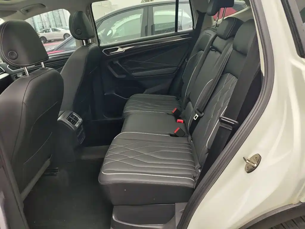 Volkswagen Tiguan L — миниатюра 17