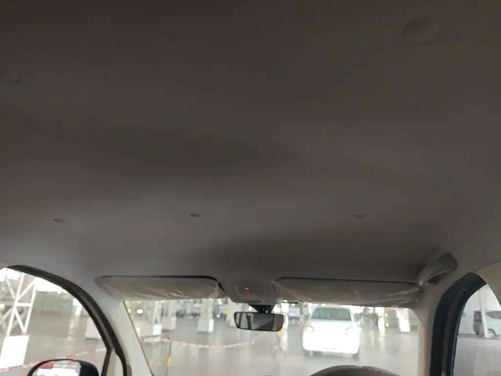 Wuling MINIEV — миниатюра 18