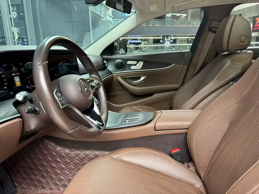 Mercedes-Benz E-Class — миниатюра 4