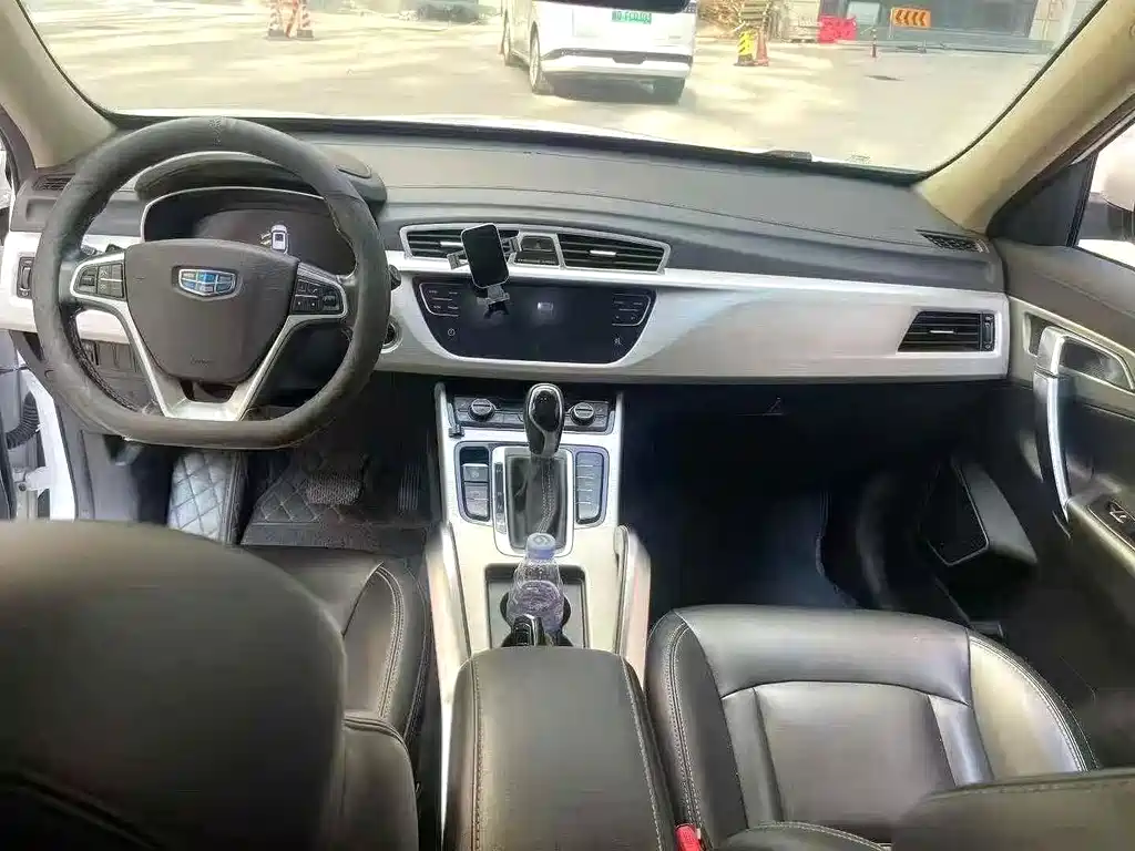 Geely Boyue — миниатюра 4