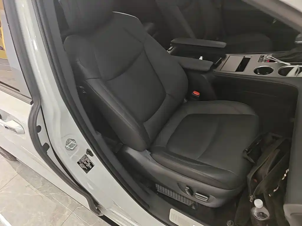 Toyota Sienna — миниатюра 25