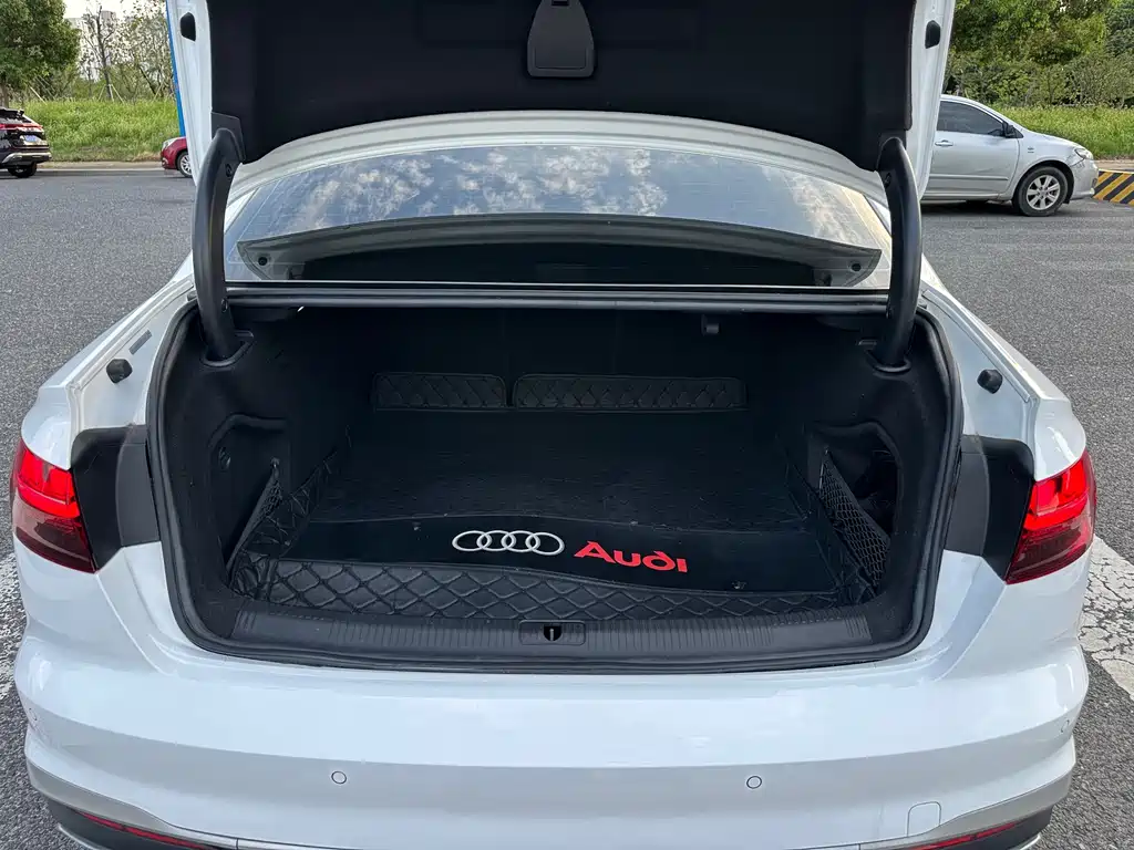 Audi A4L — миниатюра 21