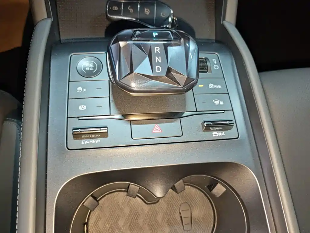 BYD Qin L — миниатюра 14