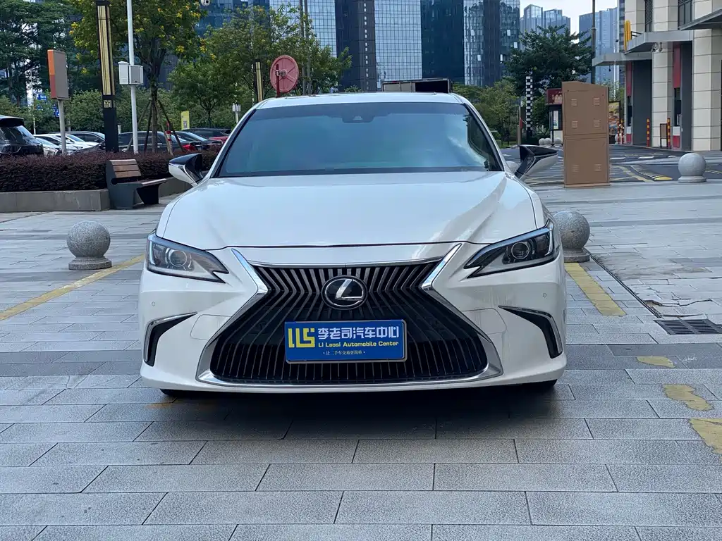Lexus ES — миниатюра 2