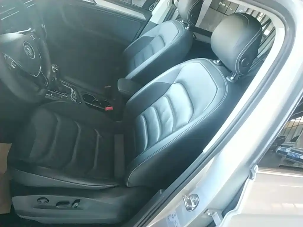 Volkswagen Tiguan L — миниатюра 15