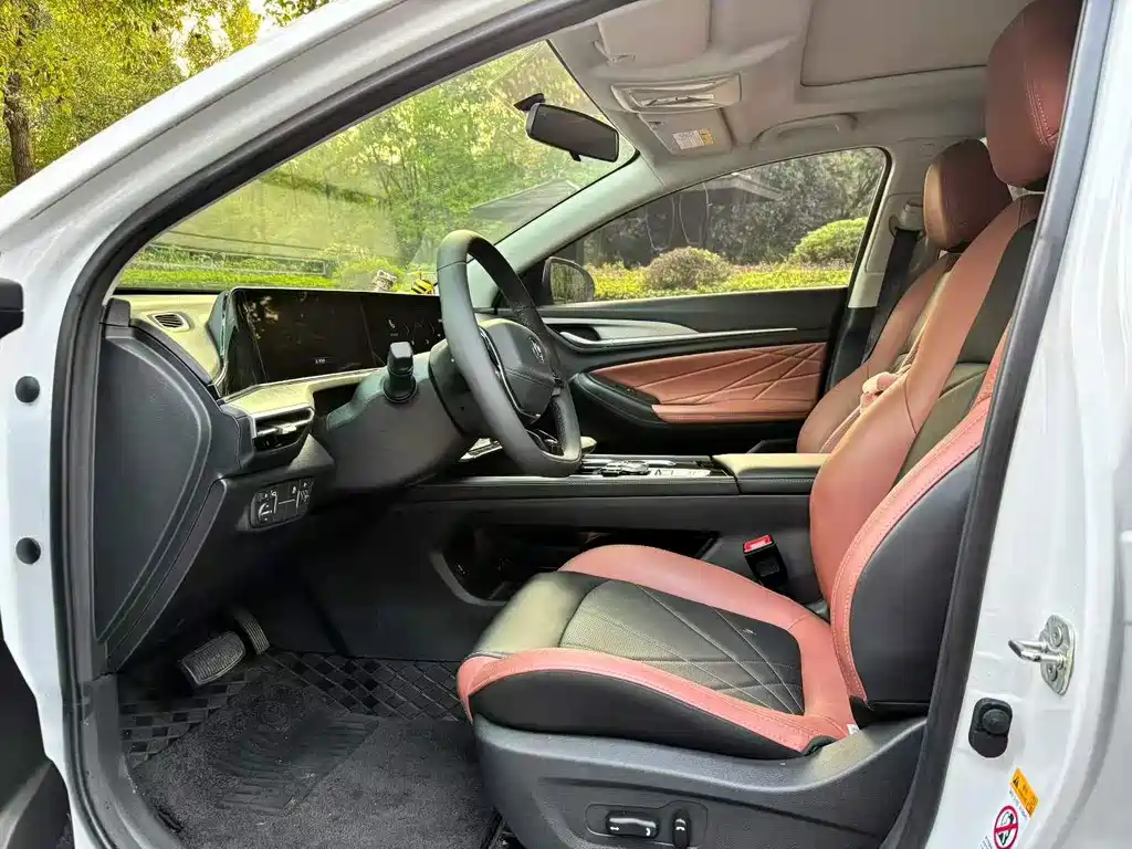 Changan Eado — миниатюра 4