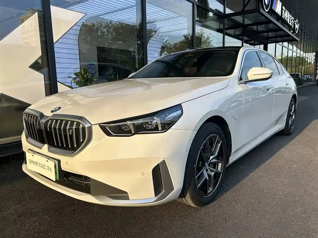 BMW i5
