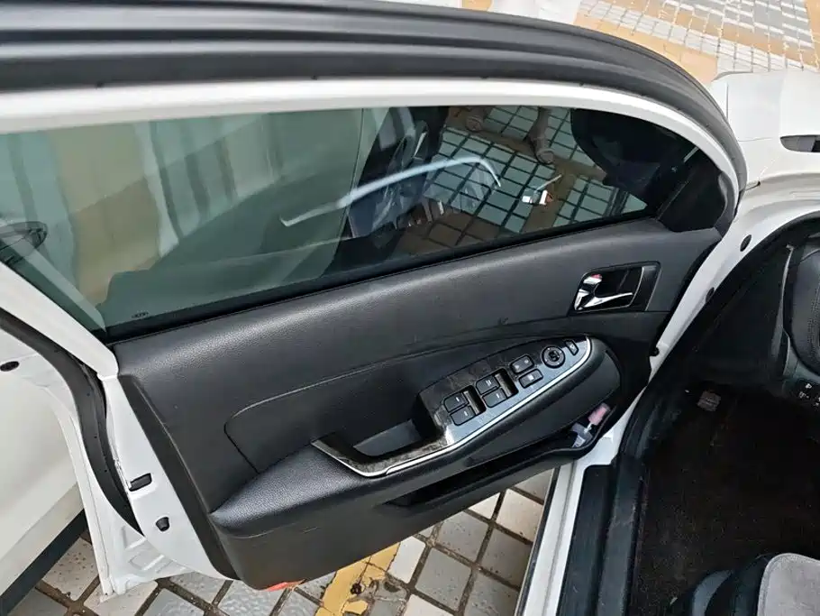 Kia K5 — миниатюра 7