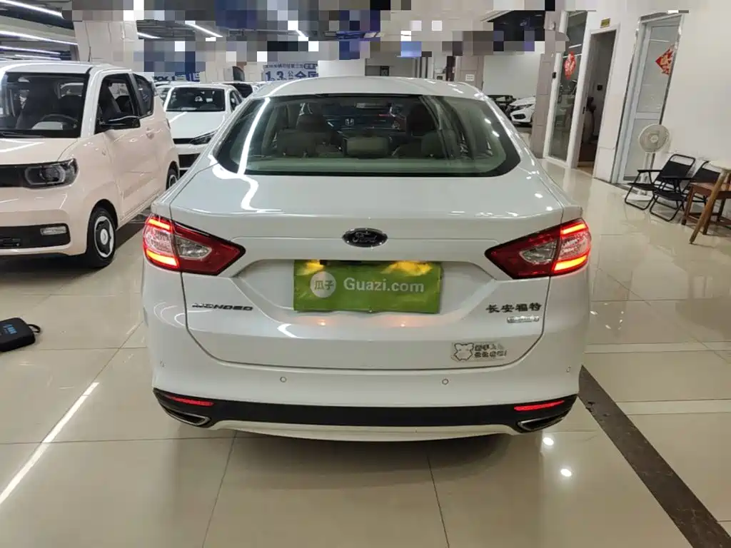 Ford Mondeo — миниатюра 6