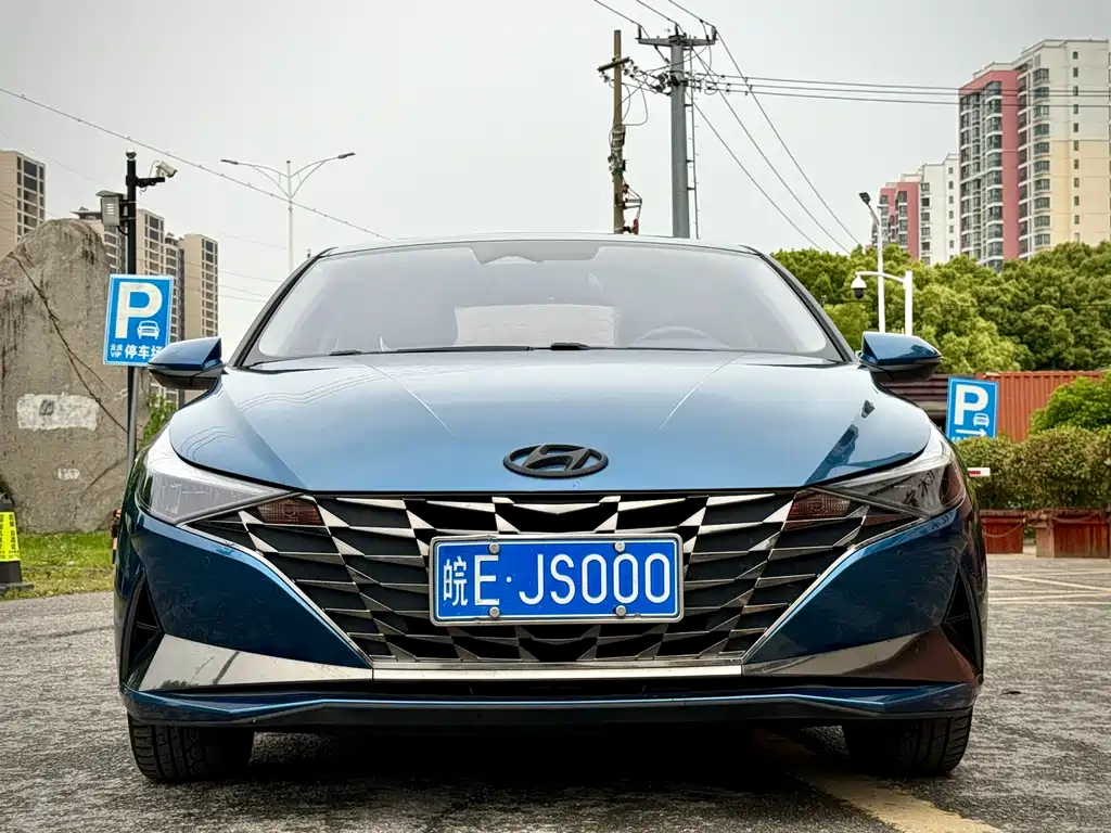 Купить Hyundai Elantra