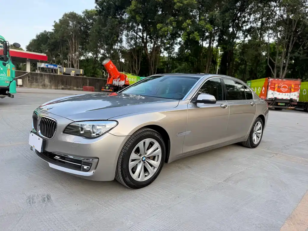BMW 7 Series — миниатюра 2