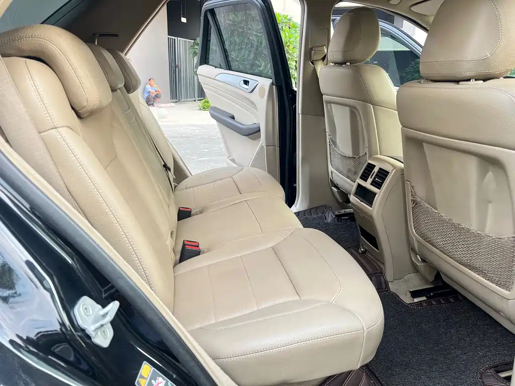 Mercedes-Benz M-Class — миниатюра 16