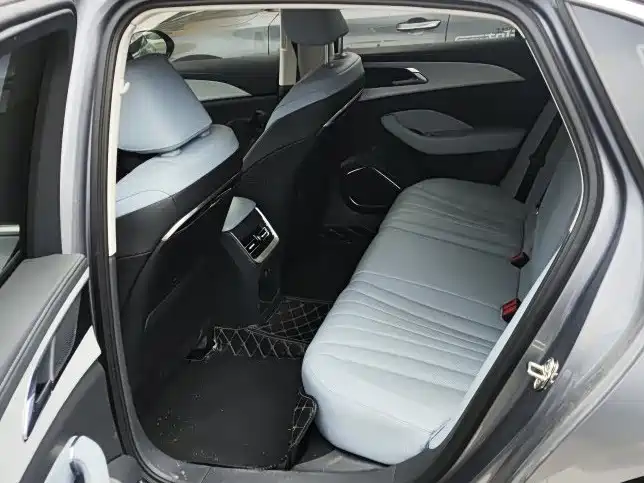 Hongqi Hongqi H5 PHEV — миниатюра 6