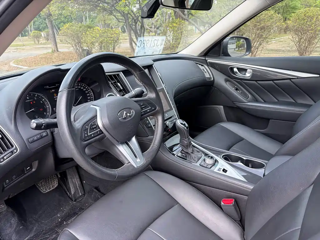 INFINITI Q50L