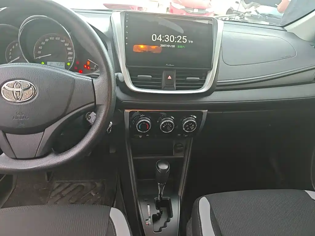 Toyota Yaris L — миниатюра 13