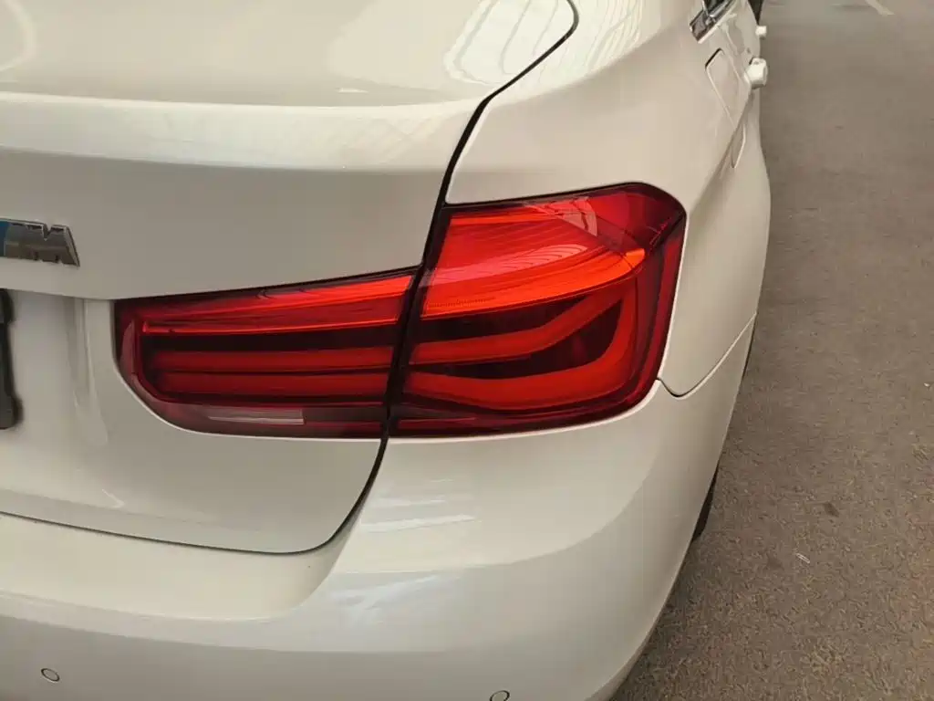 BMW 3 Series — миниатюра 8