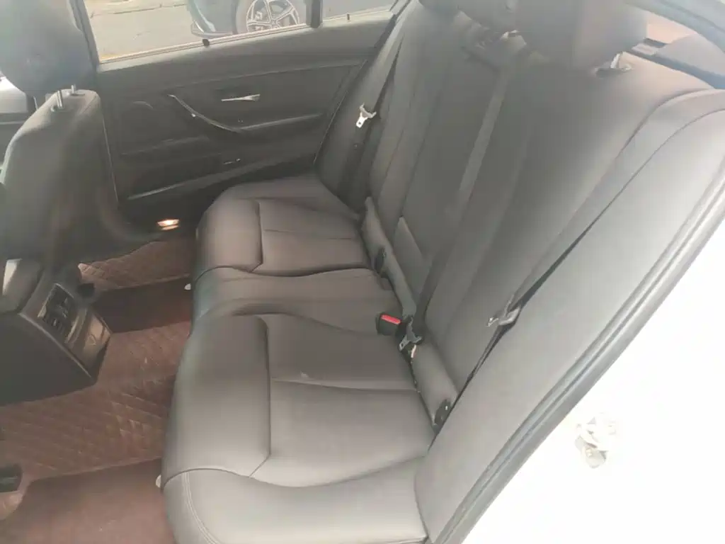 BMW 3 Series — миниатюра 17
