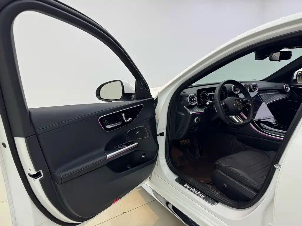 Mercedes-Benz C-Class — миниатюра 4