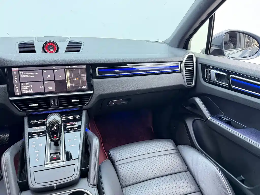 Porsche Cayenne — миниатюра 11