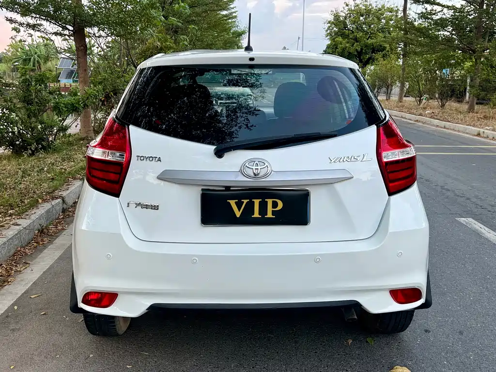 Toyota Yaris L — миниатюра 10