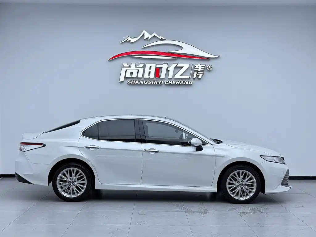 Toyota Camry 2019 2.5G Luxury VI
