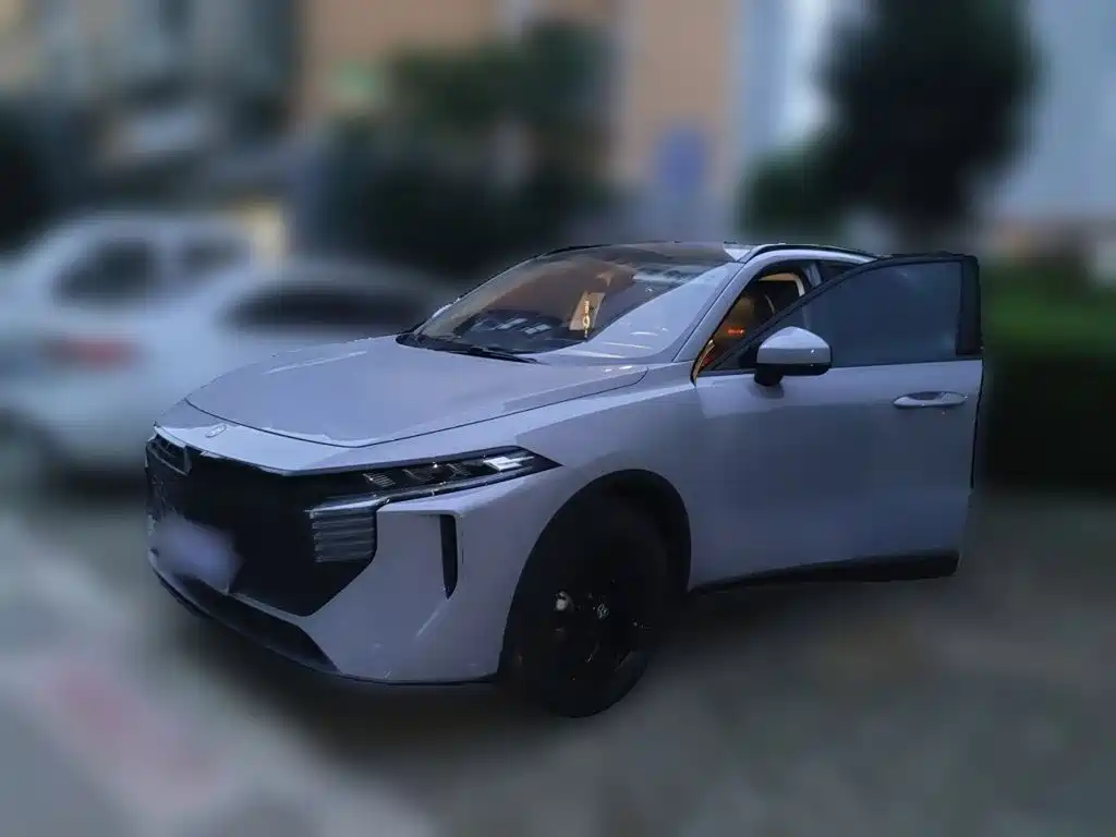 Venucia V — миниатюра 2