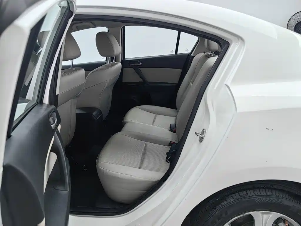 Mazda 3 Xingcheng — миниатюра 15