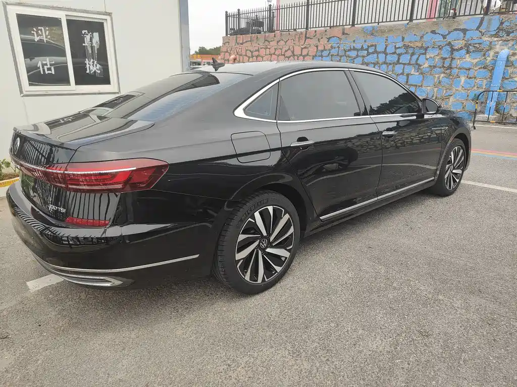 Volkswagen Passat 2023 330TSI Elite
