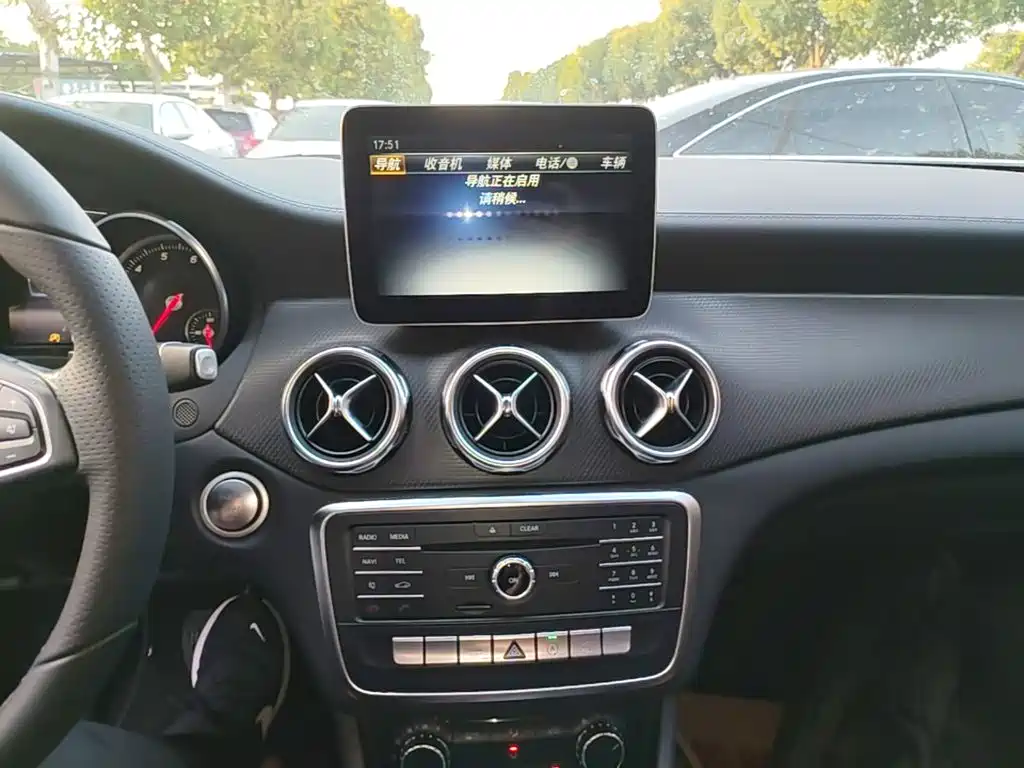 Mercedes-Benz GLA — миниатюра 13