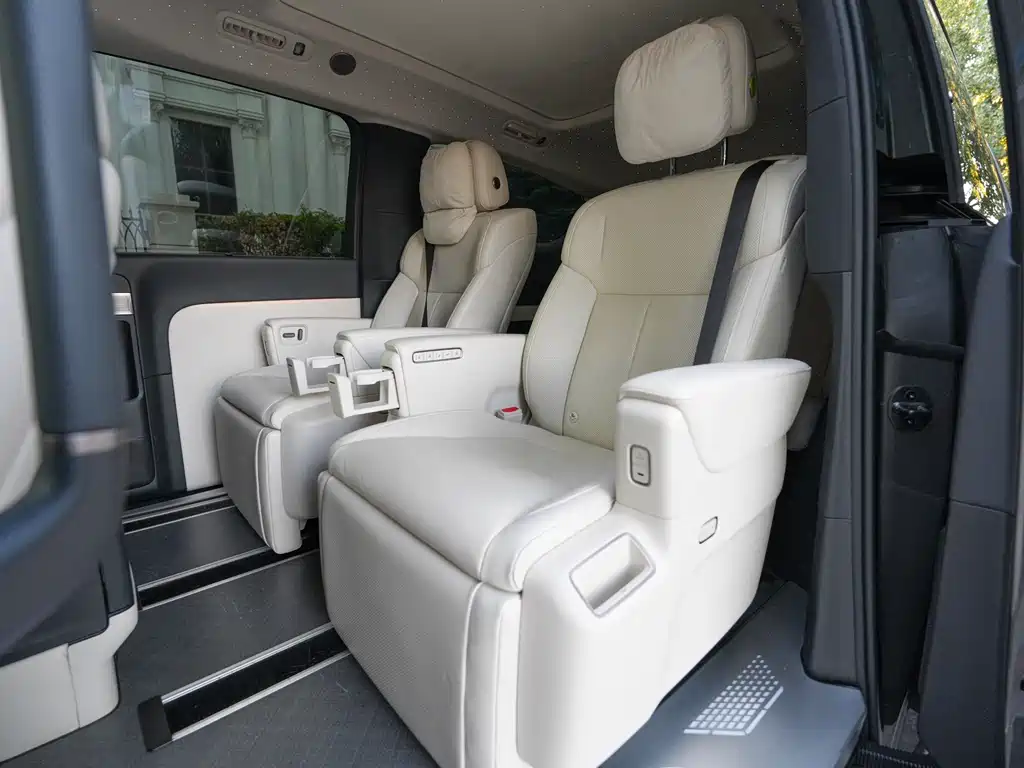 Li Auto Li MEGA — миниатюра 17