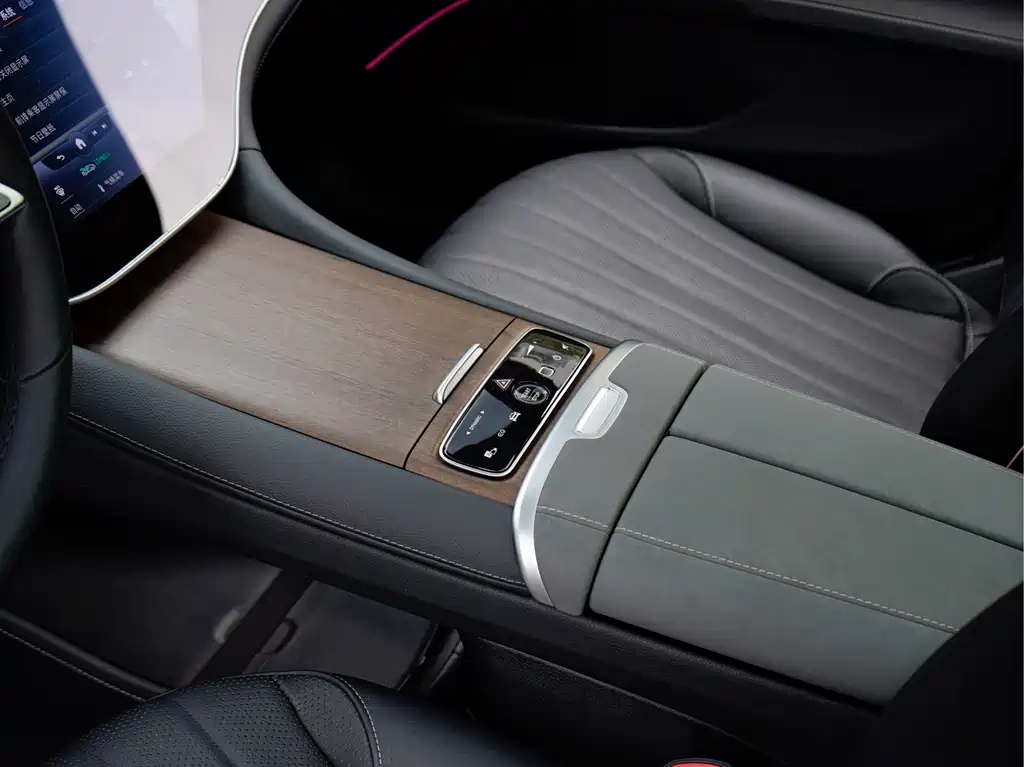 Mercedes-Benz EQS — миниатюра 16