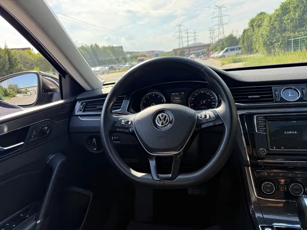 Volkswagen Passat — миниатюра 12