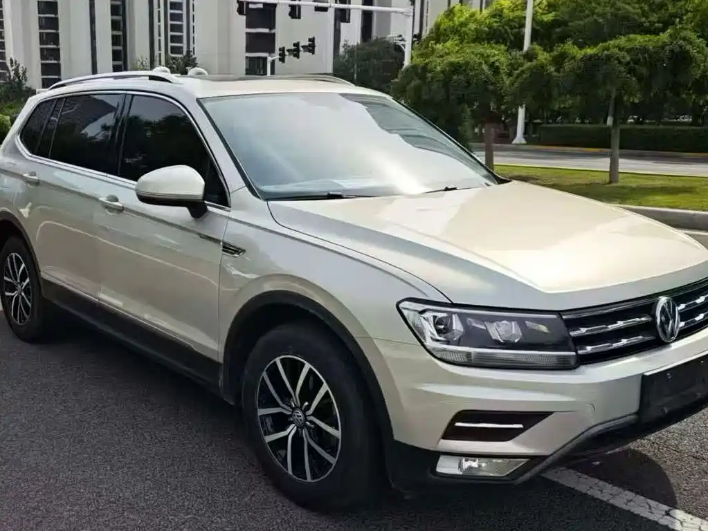 Volkswagen Tiguan L L 2018 330TSI AT Luxury