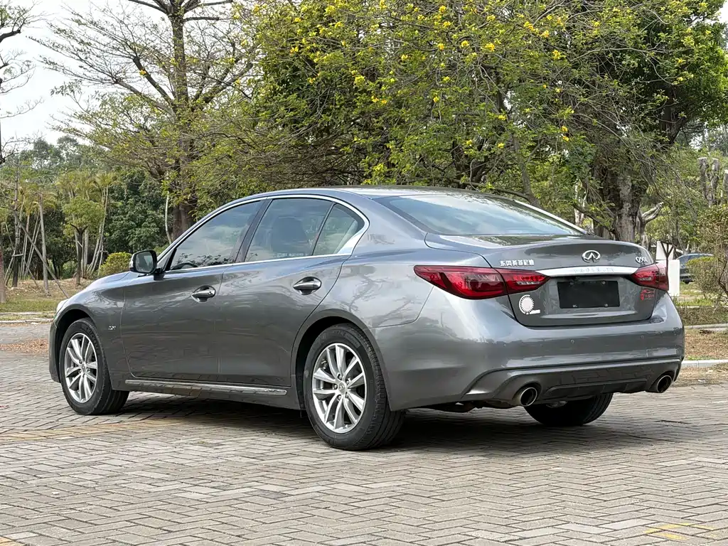 INFINITI Q50L