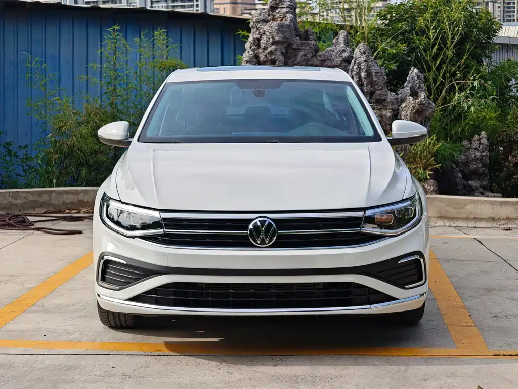 Volkswagen Bora 2025 200TSI DSG