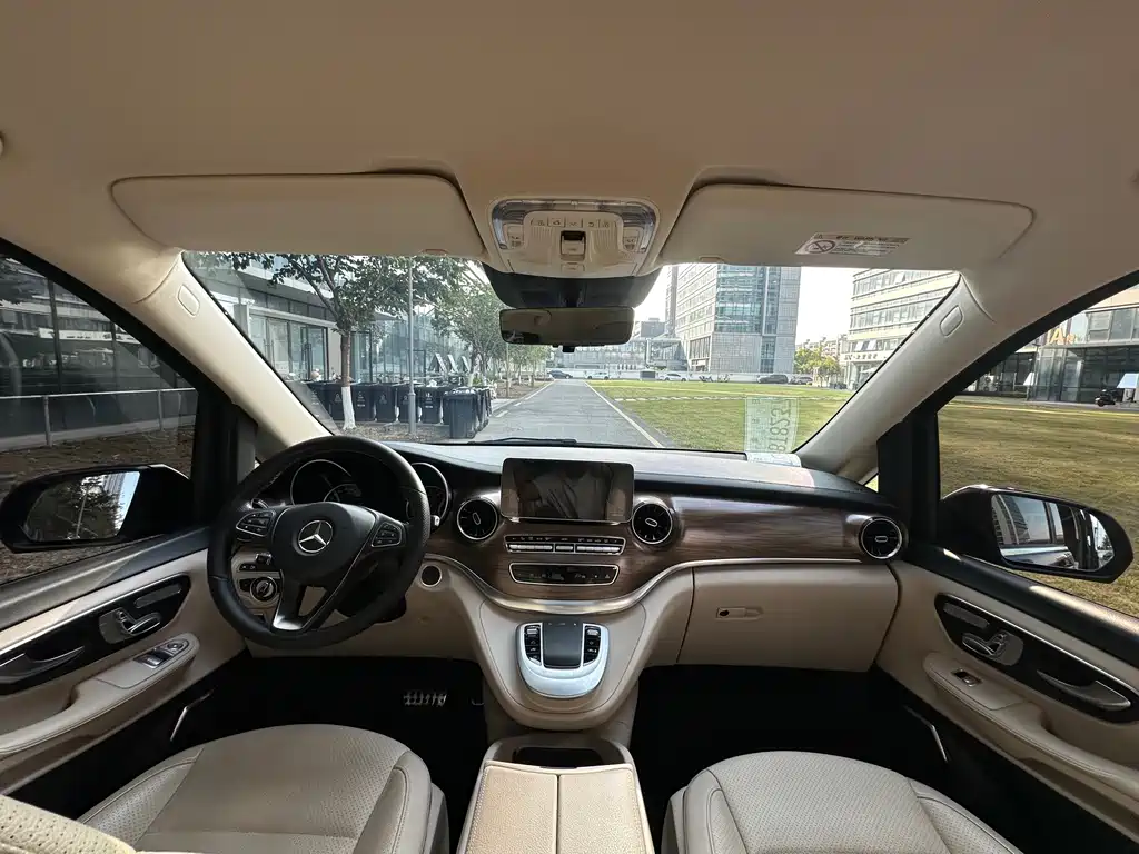 Mercedes-Benz V-Class — миниатюра 12