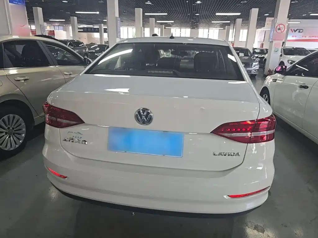 Volkswagen Lavida — миниатюра 6