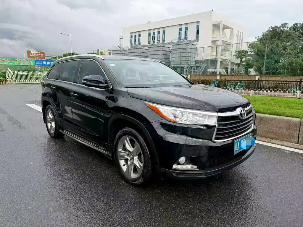 Toyota Highlander 2015 2.0T Luxury 7 мест