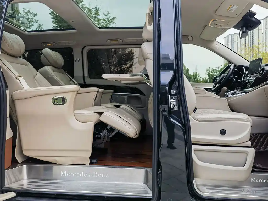 Mercedes-Benz V-Class — миниатюра 17
