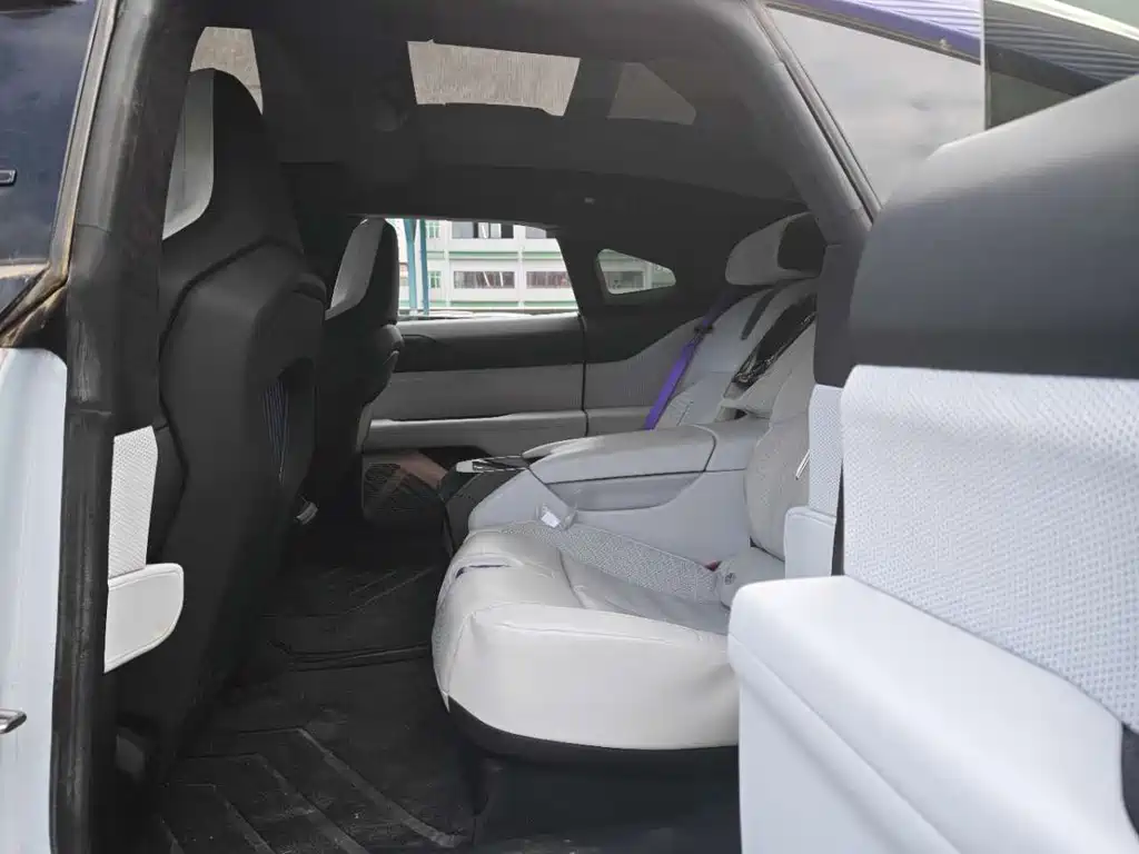 HiPhi HiPhi Z 2023 мест