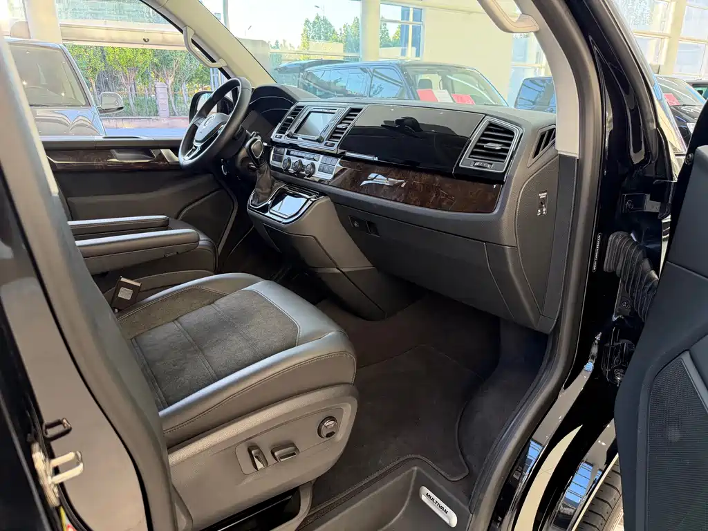 Volkswagen Multivan — миниатюра 13