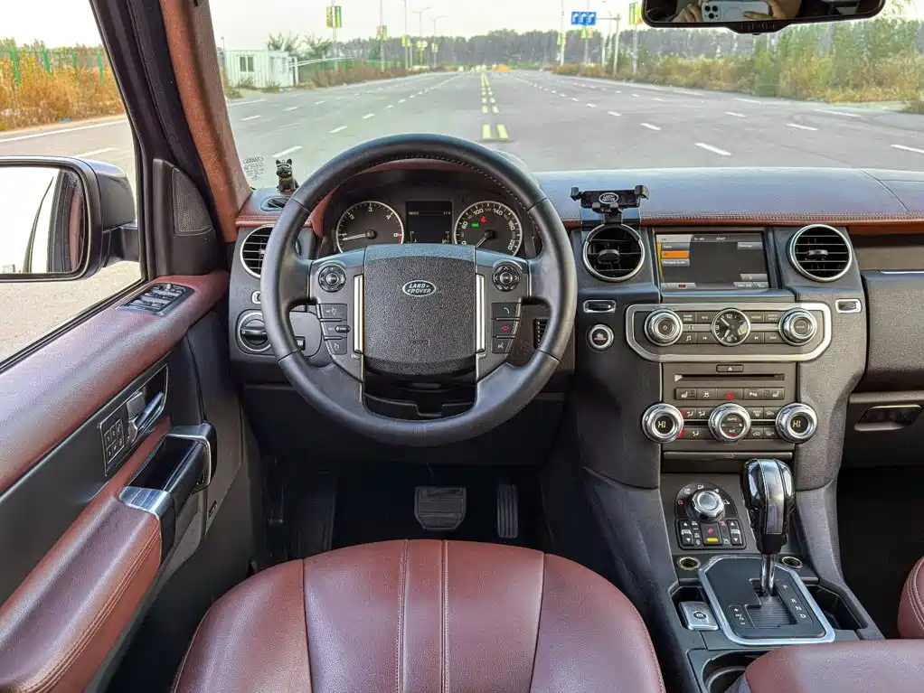 Land Rover Discovery — миниатюра 21