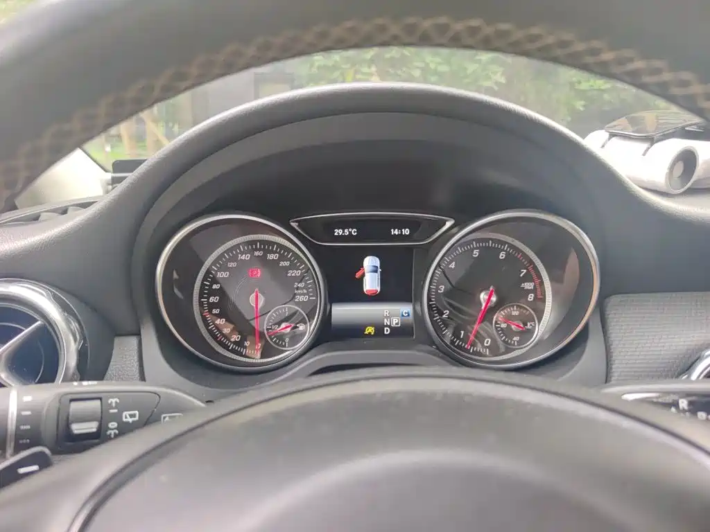 Mercedes-Benz GLA — миниатюра 7