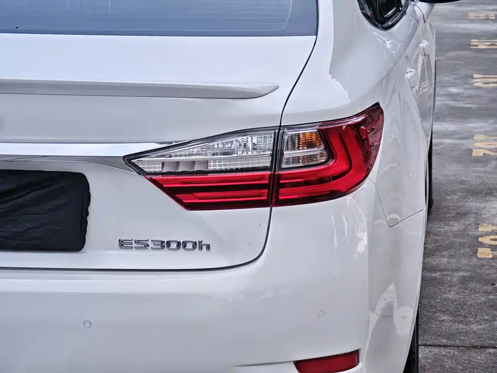 Lexus ES — миниатюра 23