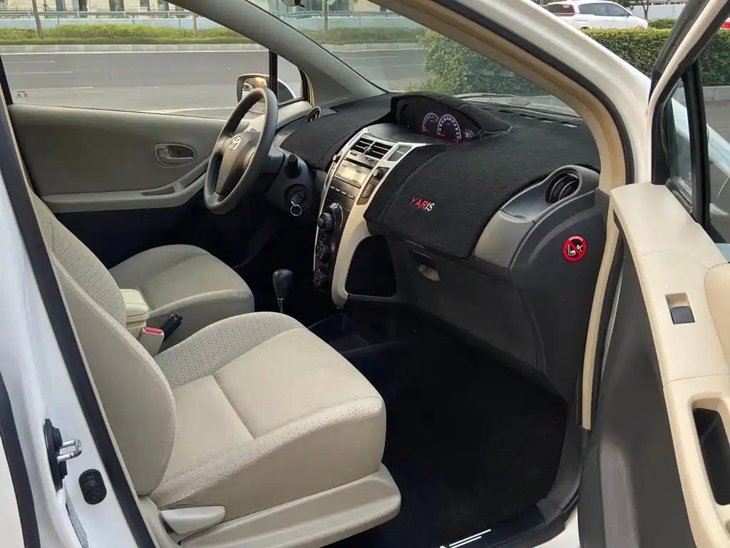 Toyota Yaris — миниатюра 6